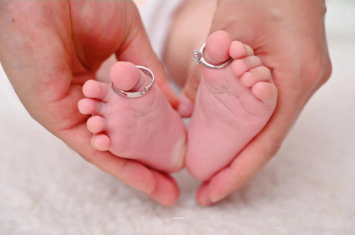 万宁满月宝宝只放屁不排便